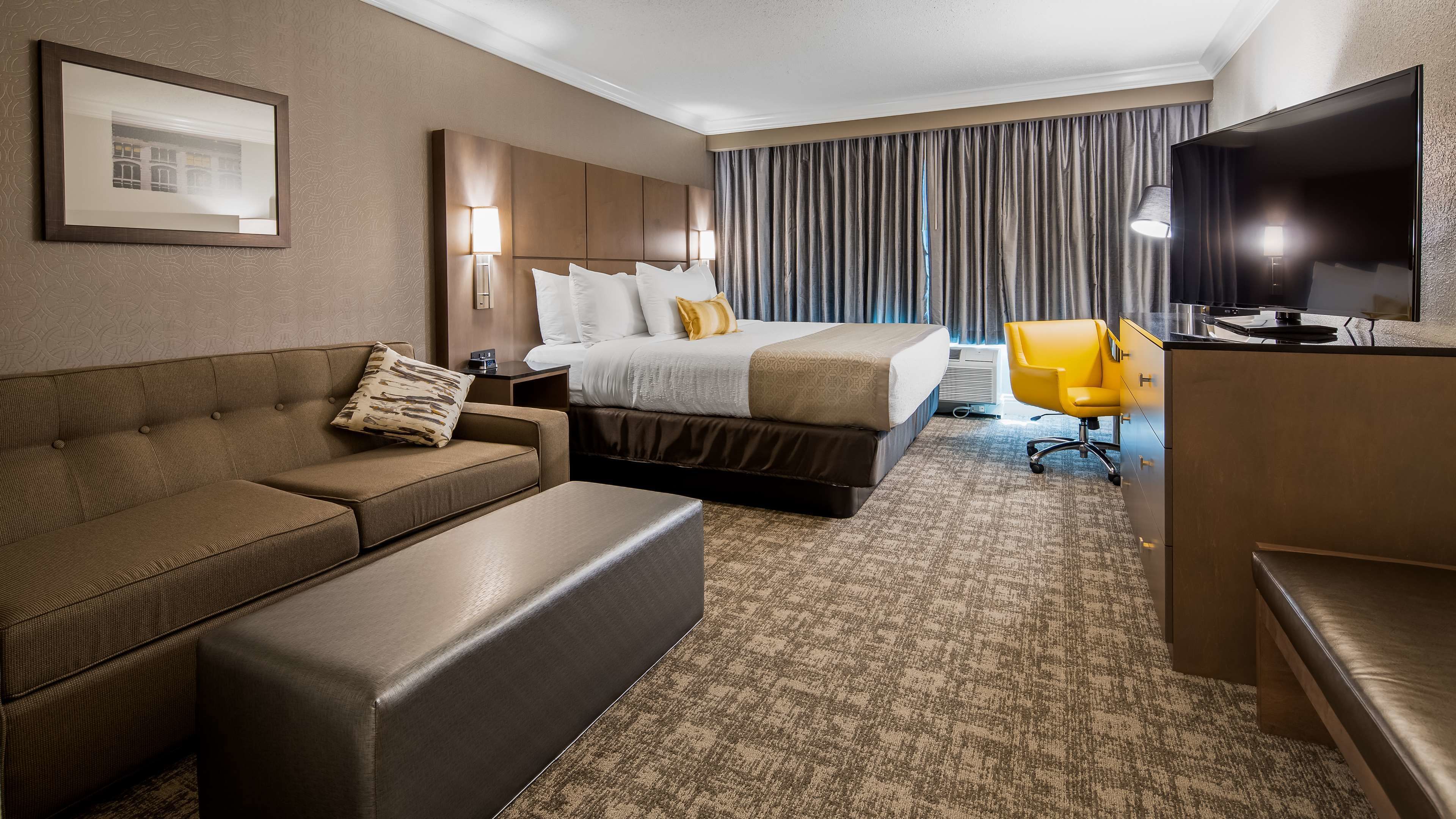 suite, 1 king bed, non smoking, refrigerator & microwave (larger room) | premium bedding, pillow-top beds, desk, laptop workspace