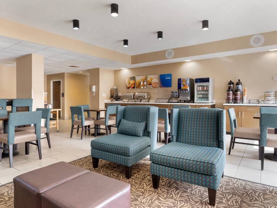 Free daily buffet breakfast