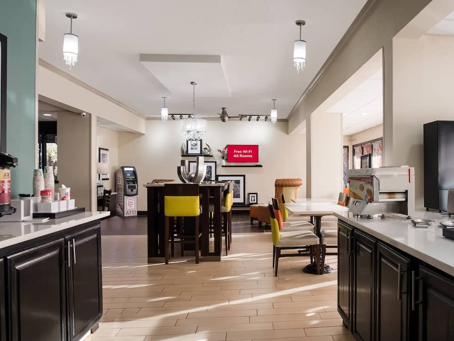 Free daily continental breakfast