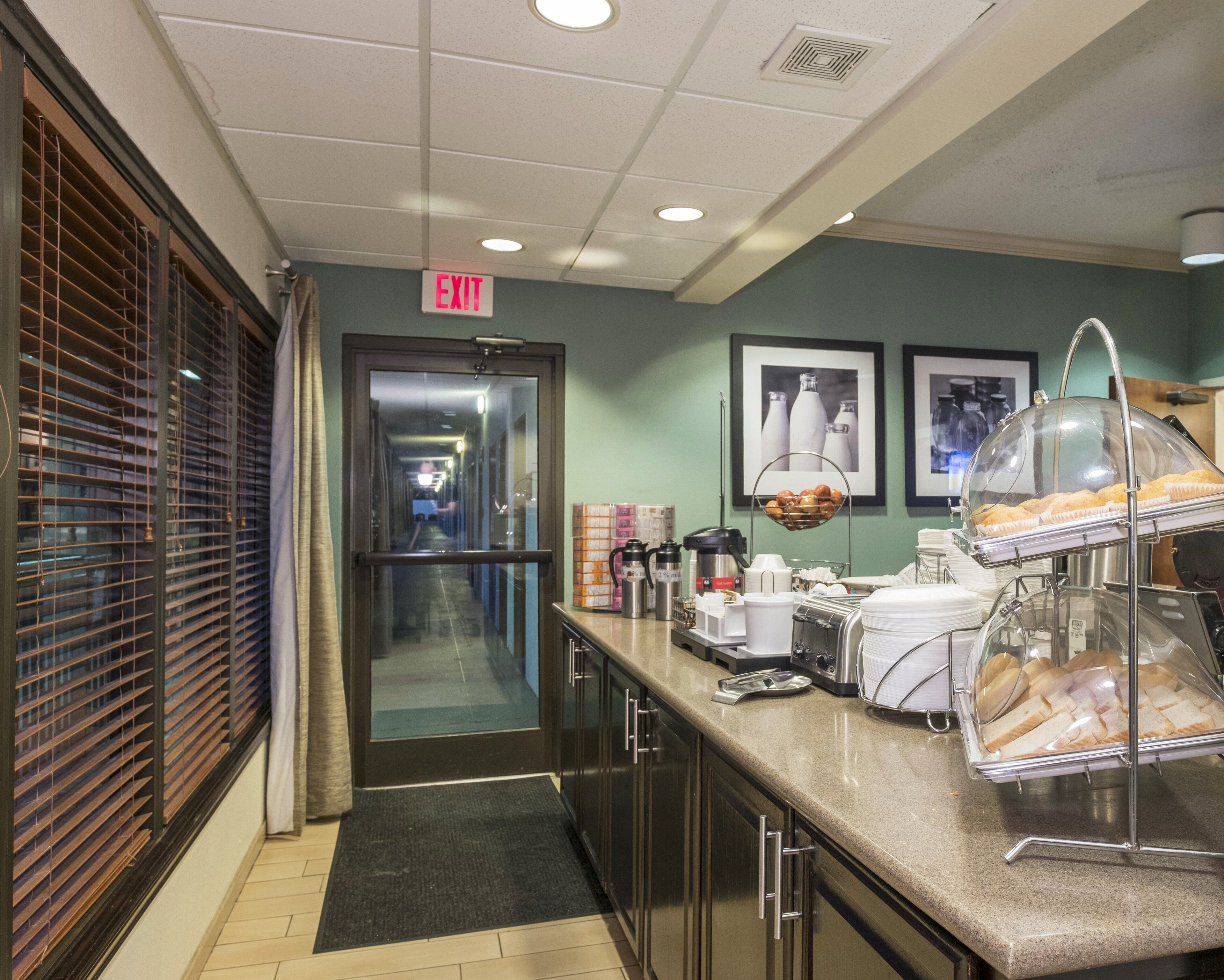 free daily continental breakfast