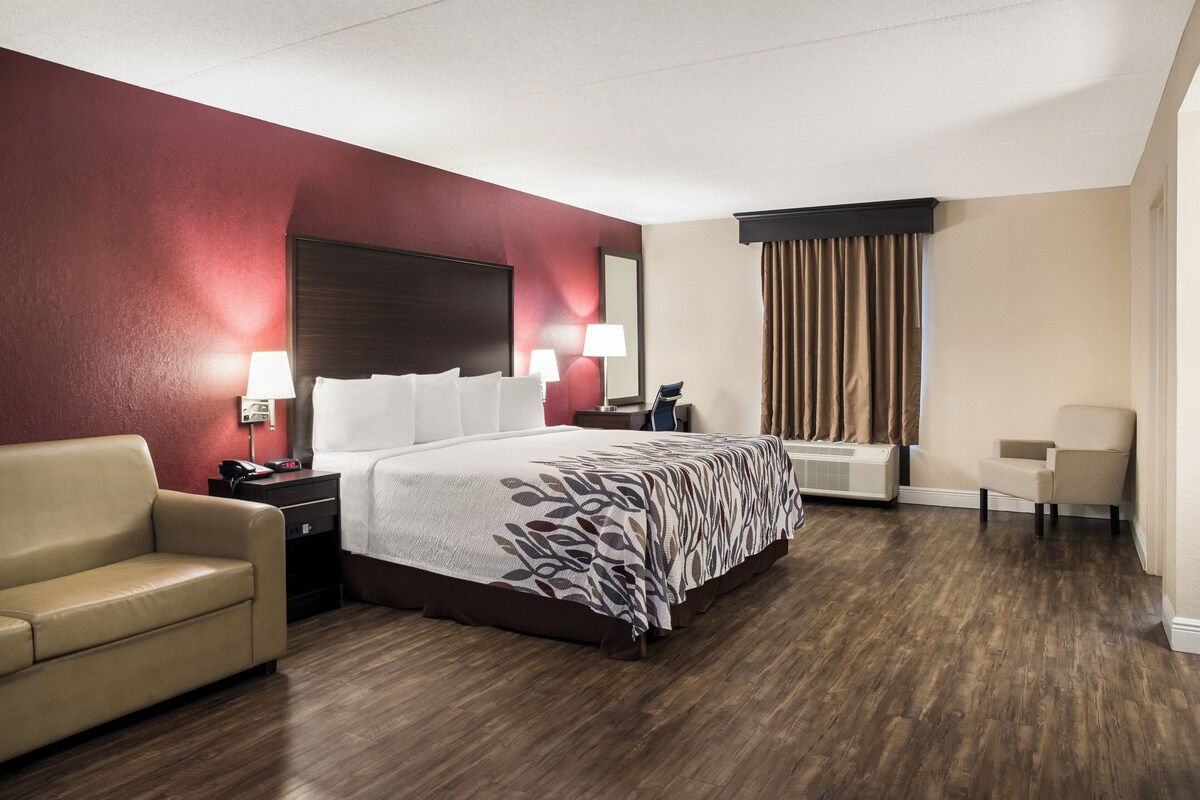Superior Room, 1 King Bed with Sofa bed, Non Smoking | Desk, blackout drapes, iron/ironing board, cribs (free)
