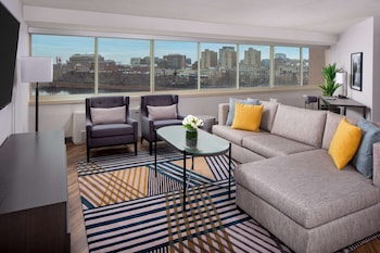 Suite (University) | Premium bedding, pillowtop beds, in-room safe, desk at Hyatt Regency Boston/Cambridge