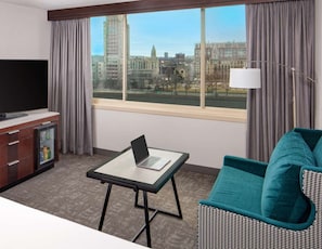 Room, 1 King Bed, River View | Premium bedding, pillowtop beds, in-room safe, desk