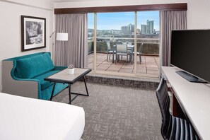 Habitació, 1 llit de matrimoni, balcó | Roba de llit d'alta qualitat i matalassos amb encoixinament addicional 