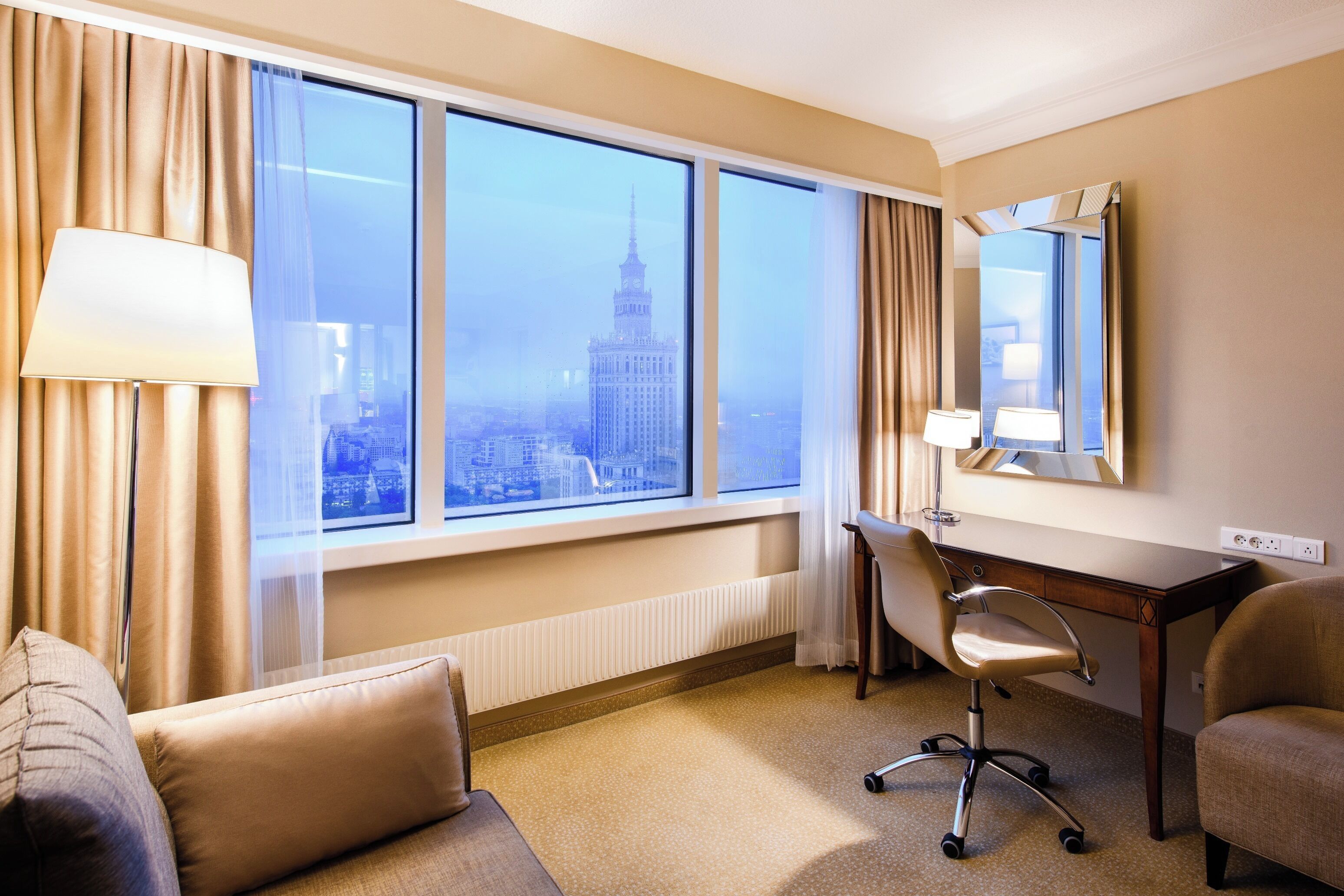 corner junior suite, 1 king bed | 1 bedroom, pillow-top beds, minibar, in-room safe