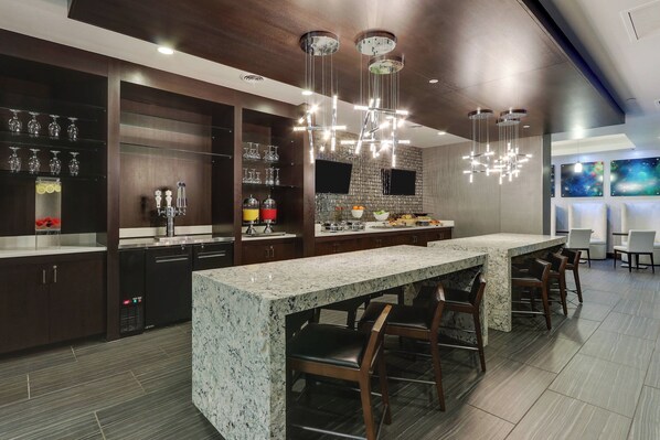 Lounge - Huntsville Marriott at the Space & Rocket Center (Huntsville)