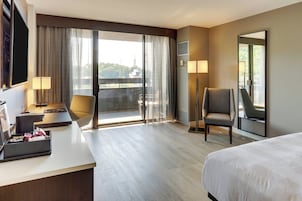 Frette Italian sheets, premium bedding, down comforters, pillowtop beds