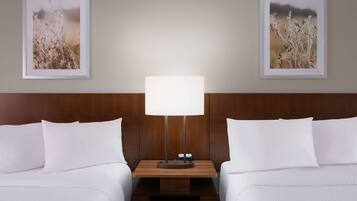 Sengetøy av topp kvalitet, safe på rommet og skrivebord