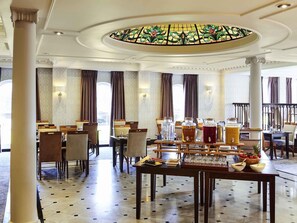 Frühstück, Mittagessen und Abendessen