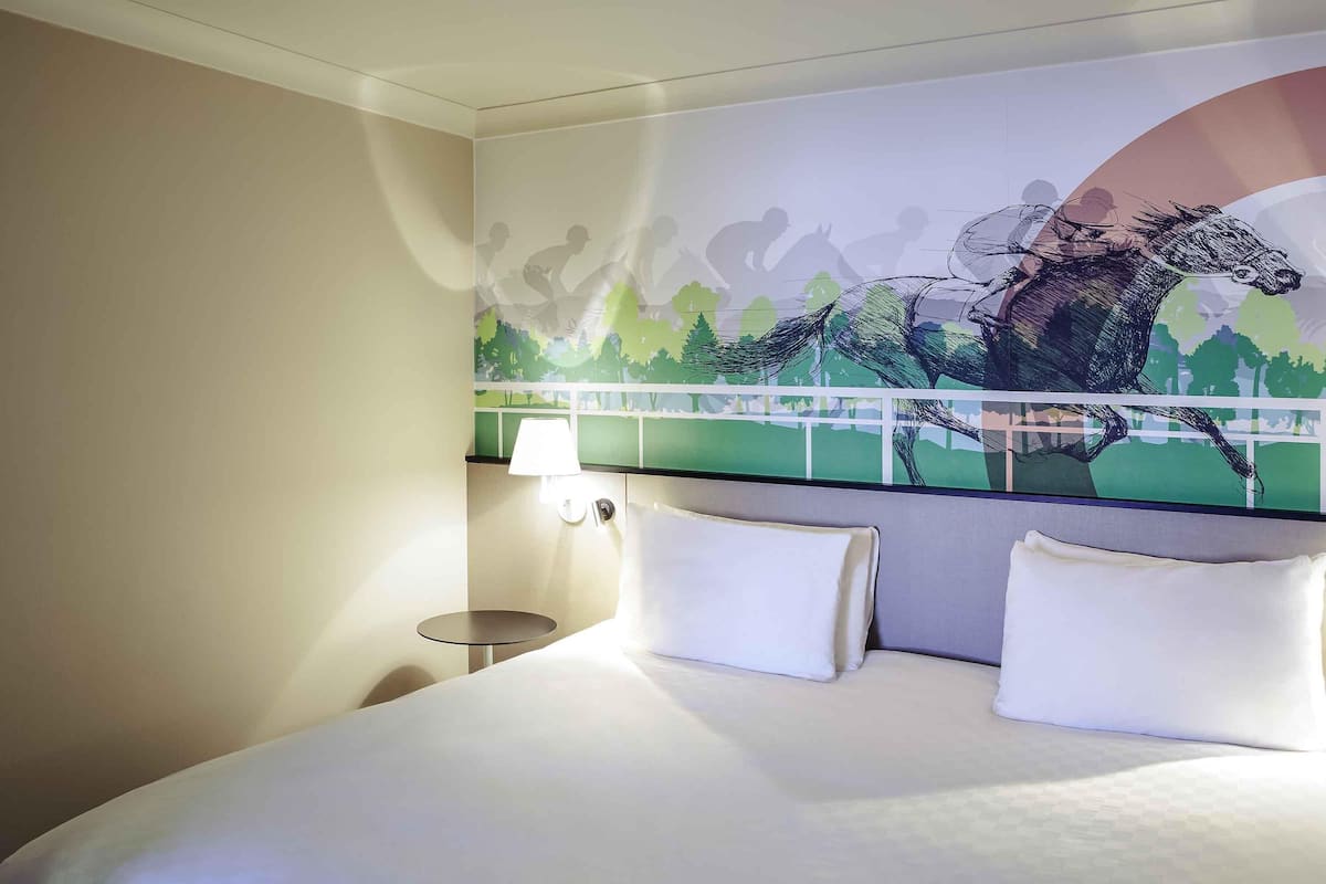 Phòng Suite Junior, 1 giường đôi | Bàn, bàn ủi/dụng cụ ủi quần áo, nôi (giường cho trẻ sơ sinh) miễn phí