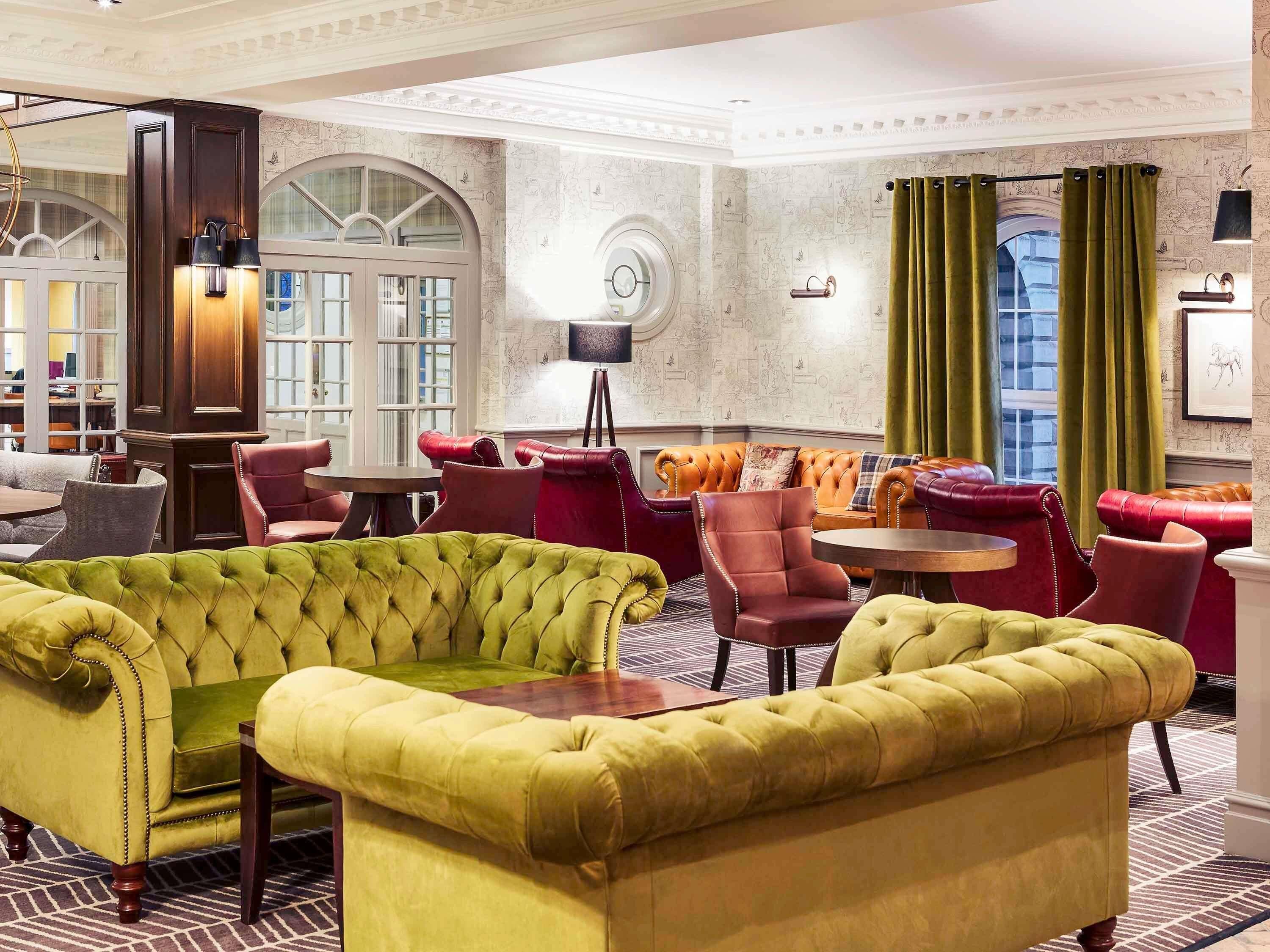 Breakfast, lunch and dinner served