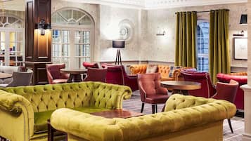 Breakfast, lunch and dinner served