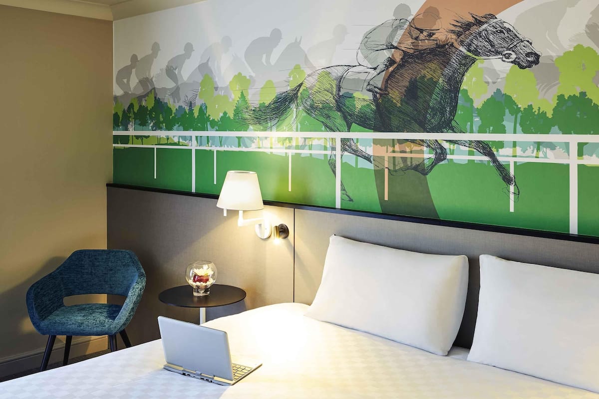 Standard Room, 1 Double Bed | Desk, iron/ironing board, free cribs/infant beds, free rollaway beds