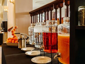 Daily continental breakfast (GBP 16.50 per person) - Mercure Haydock Hotel (St Helens)