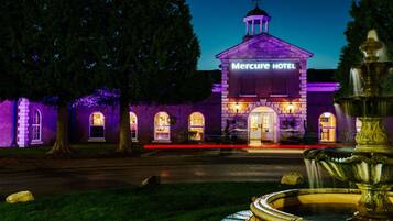 المنشأة من الخارج