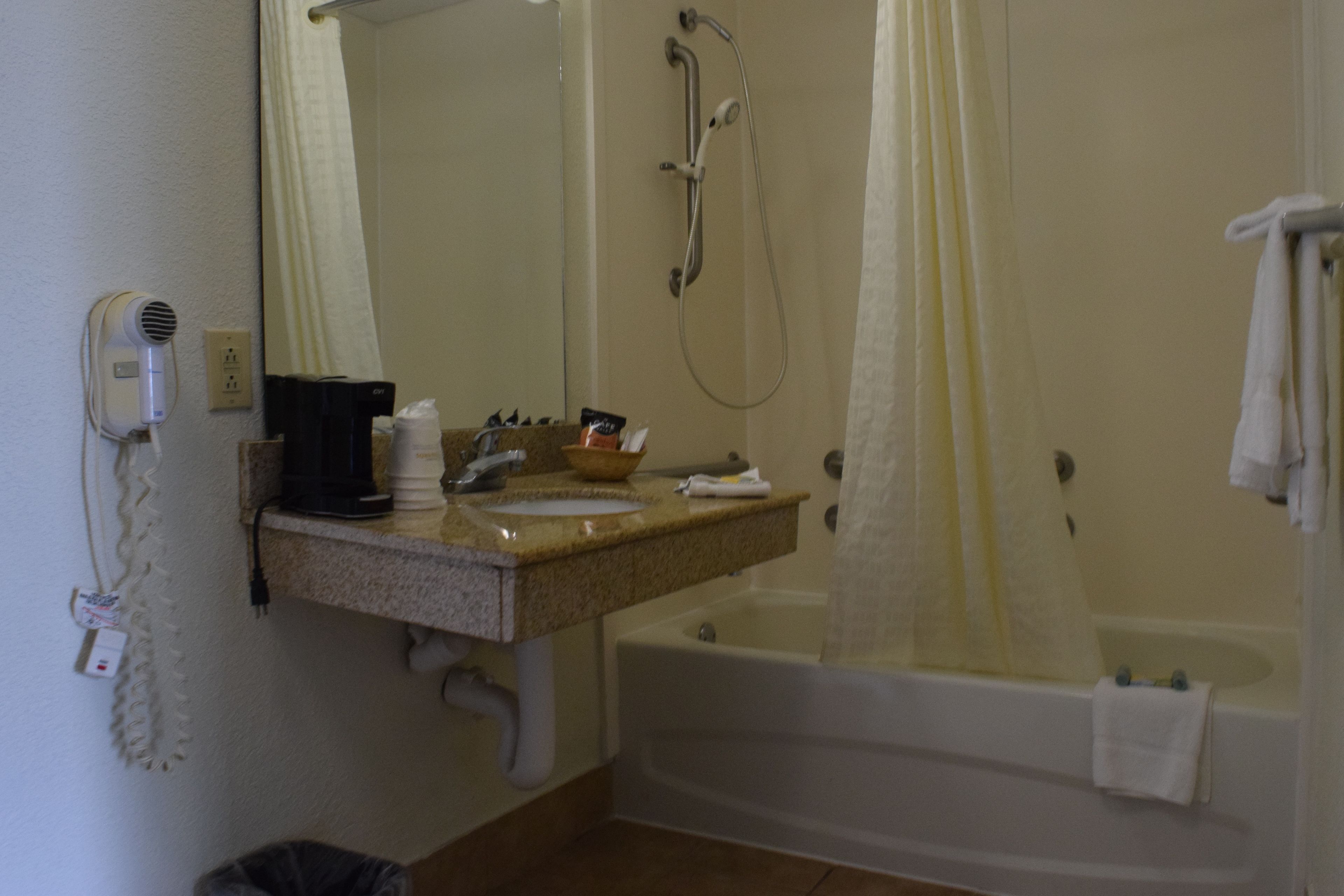 Photo - Ramada by Wyndham Savannah Gateway