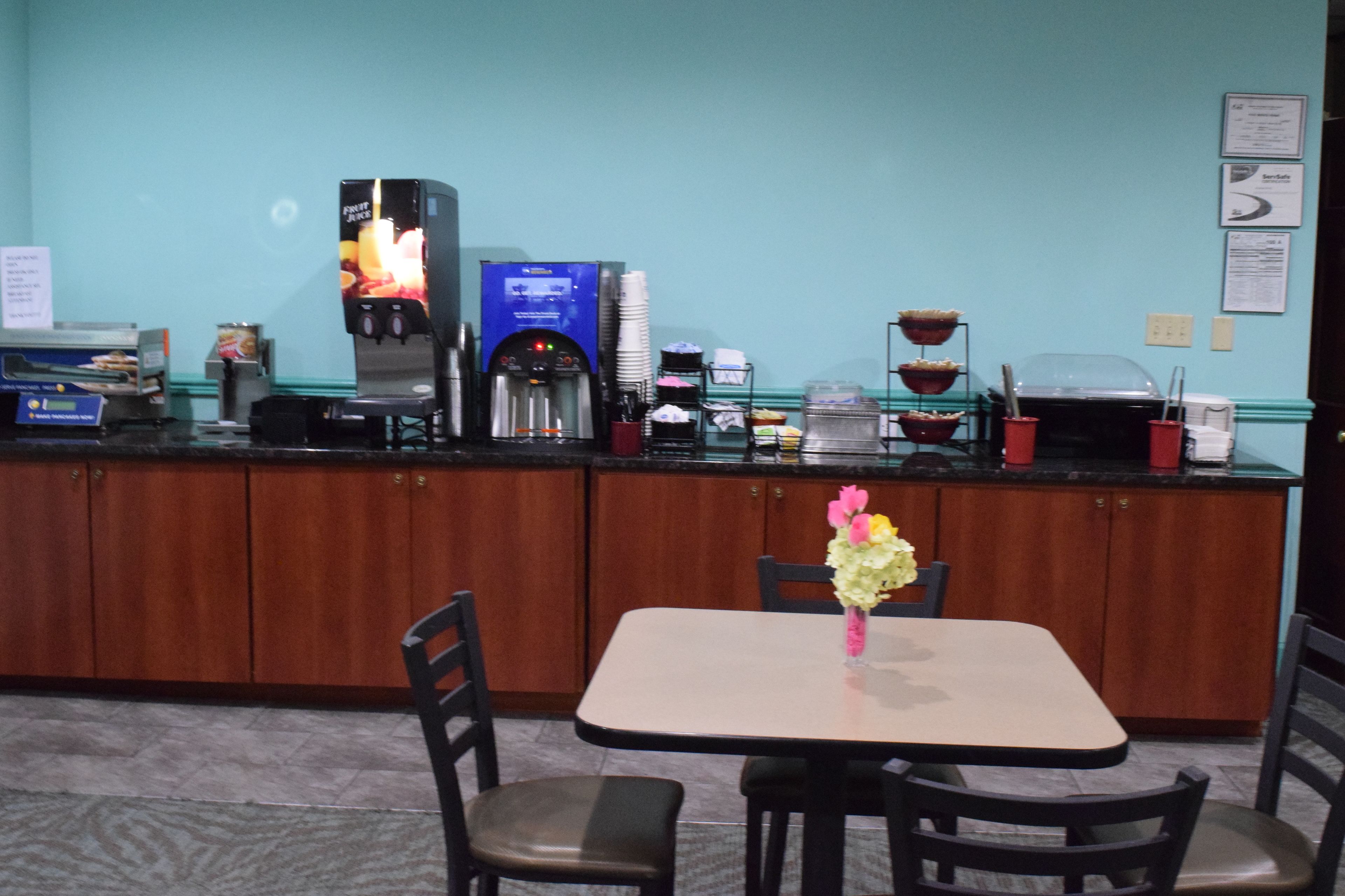 Photo - Ramada by Wyndham Savannah Gateway