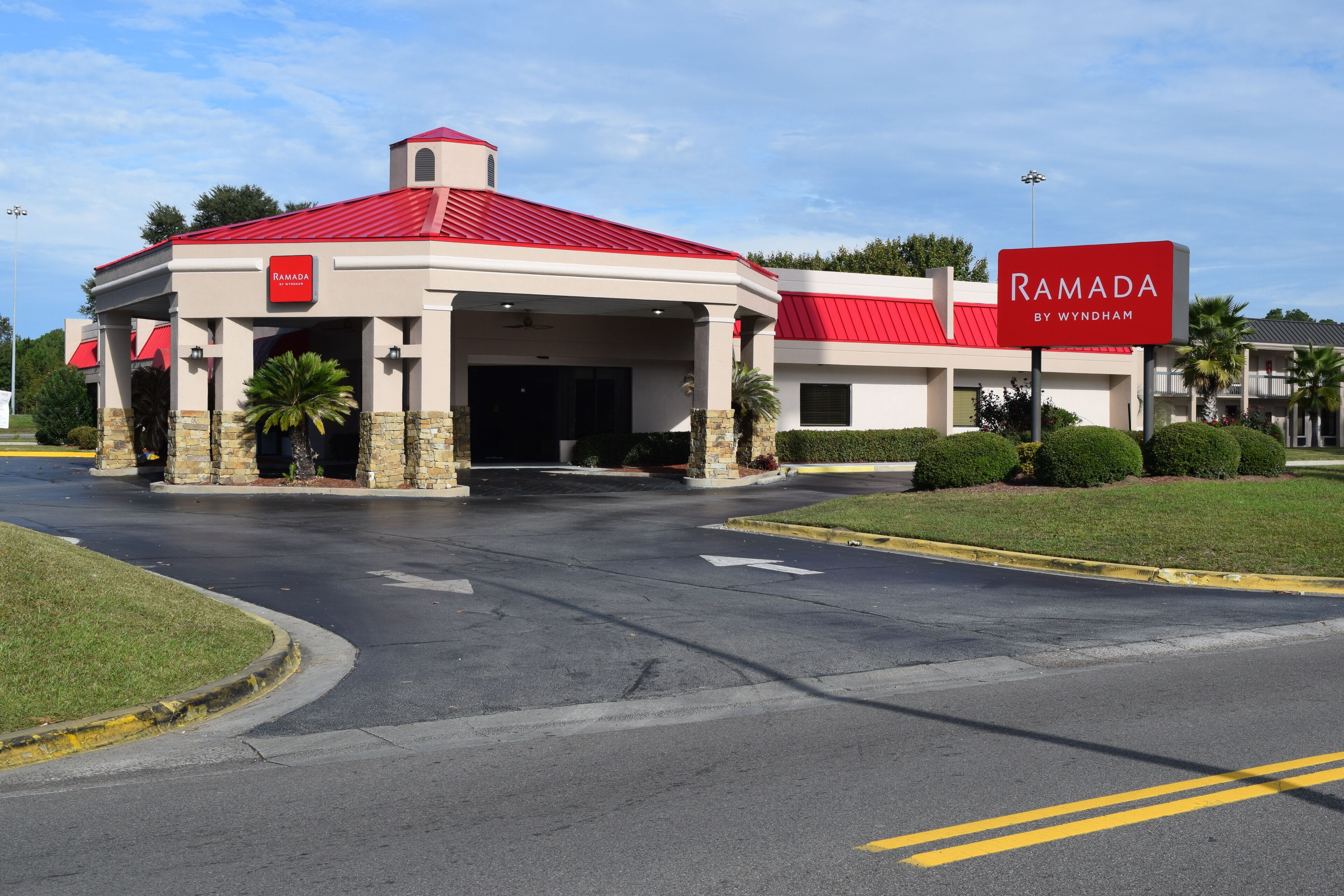 Photo - Ramada by Wyndham Savannah Gateway