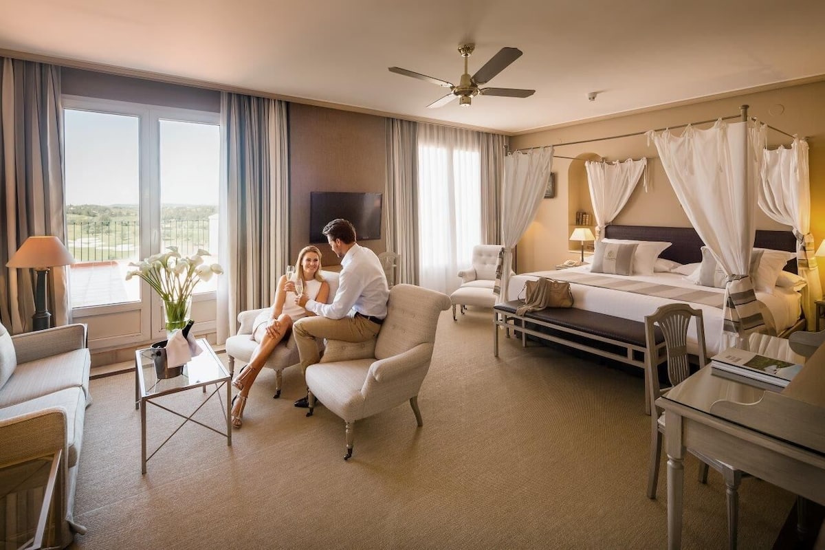 Suite, Hot Tub (Terrace) | Minibar, in-room safe, desk, laptop workspace