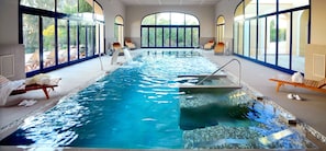 Couples treatment rooms, sauna, hot tub, steam room, Turkish bath