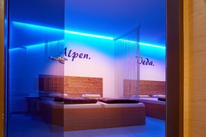 Sauna, hot tub, steam room, body treatments, hot stone massages