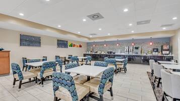 Free daily continental breakfast