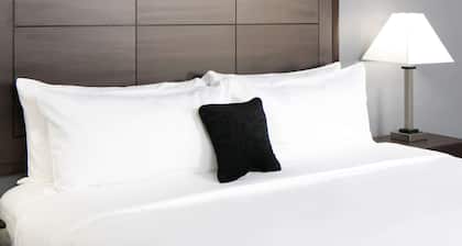 Red Lion Inn & Suites Everett