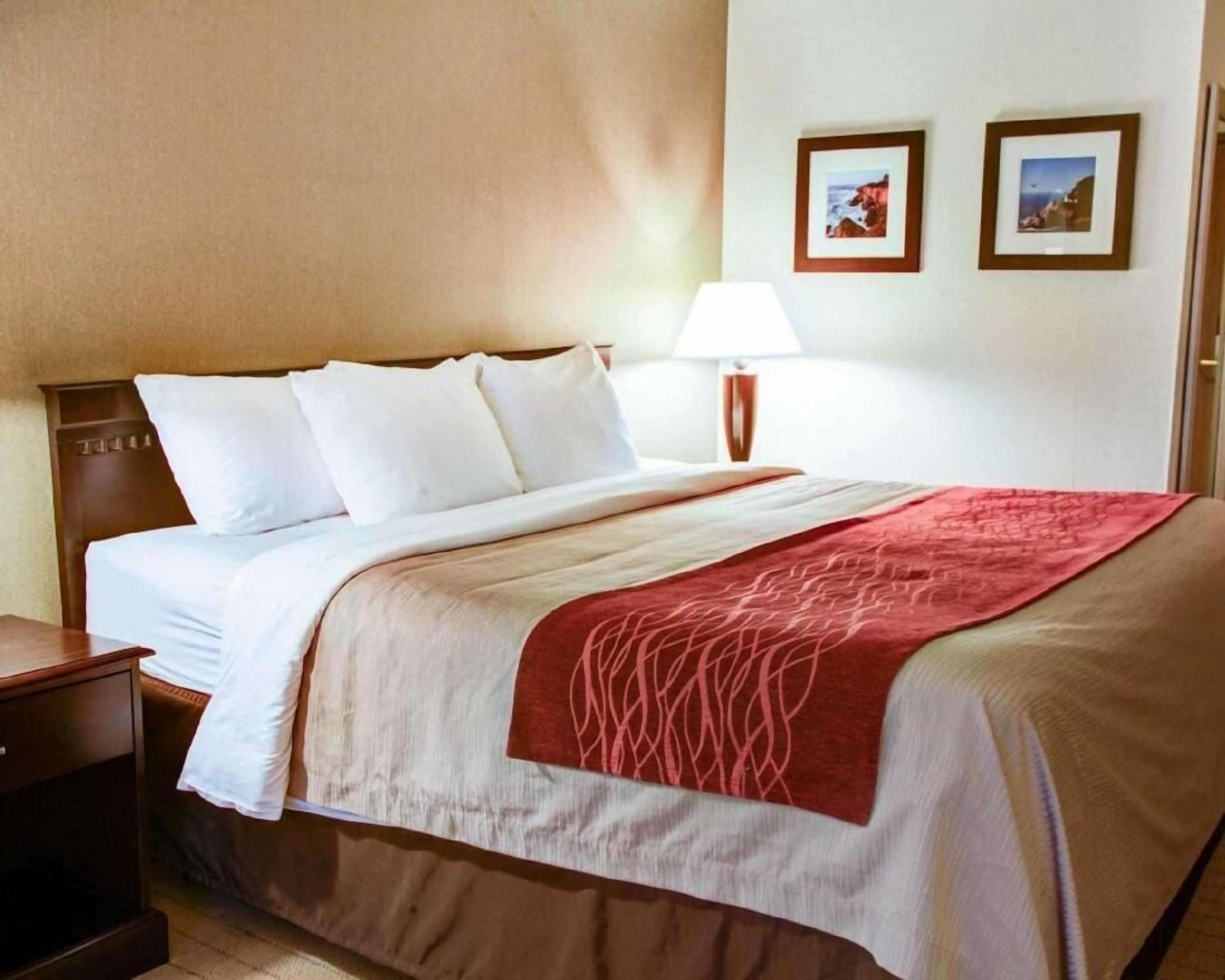 Desk, blackout drapes, iron/ironing board, free WiFi