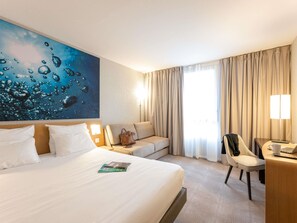 Habitación superior, 1 cama matrimonial y sofá cama | Ropa de cama de alta calidad y escritorio 