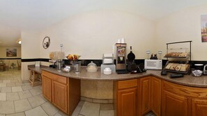 Free continental breakfast - Rodeway Inn Española (Espanola)