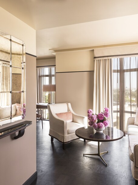 Sunset Tower Hotel - view 2