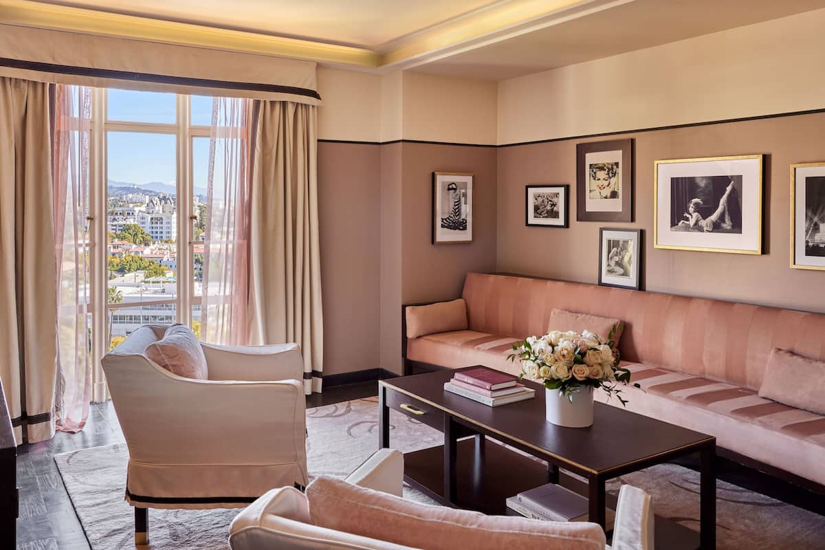 Grand Deluxe Suite | 1 kamar tidur, seprai premium, minibar gratis, dan brankas