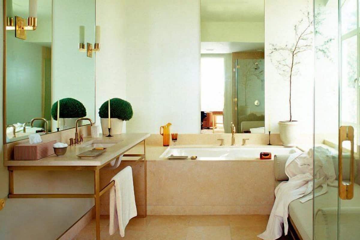 Penthouse Suite | Bathroom | Designer toiletries, hair dryer, bathrobes, slippers