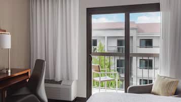 1 bedroom, premium bedding, in-room safe, desk