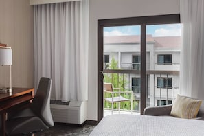 1 bedroom, premium bedding, in-room safe, desk
