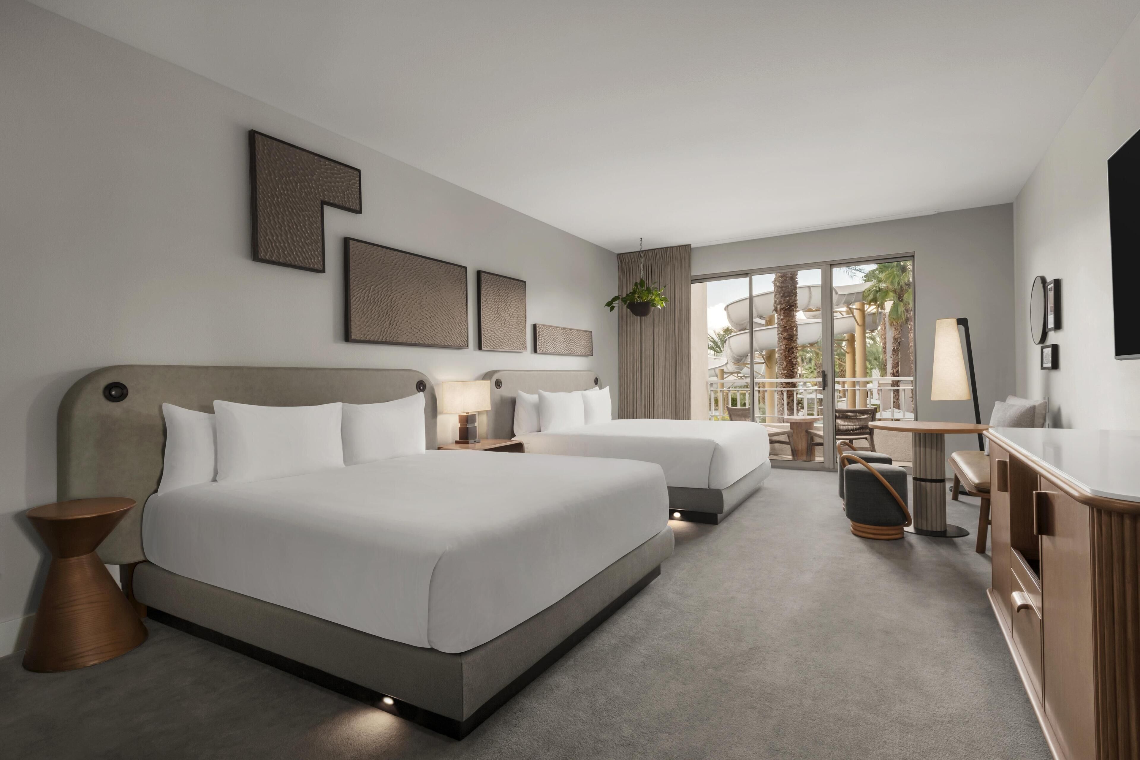 Room, Pool View (2 King Beds)