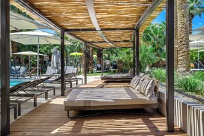 9 outdoor pools, open 7:00 AM to 10:00 PM, pool cabanas (surcharge)