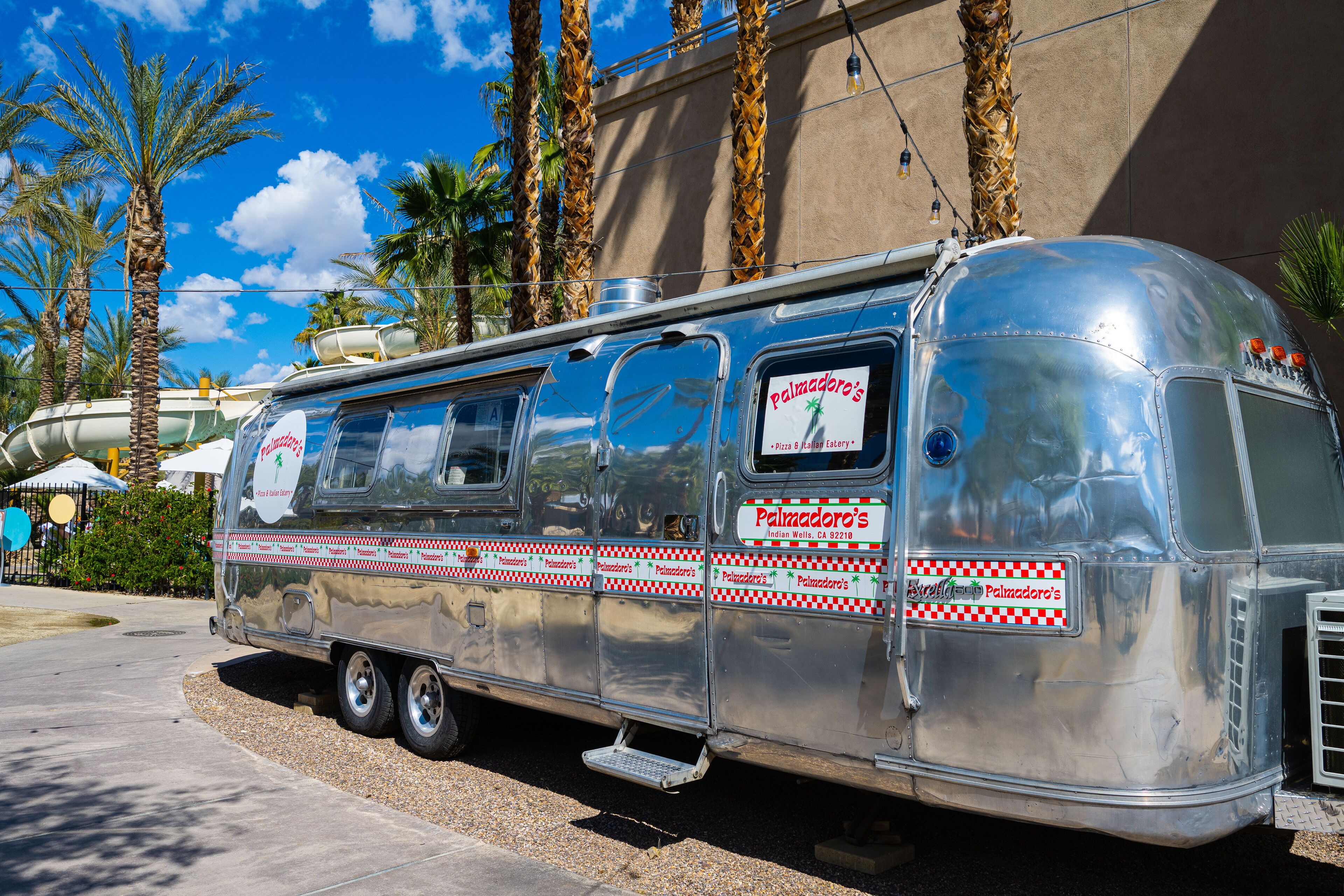 5 restaurants, breakfast served