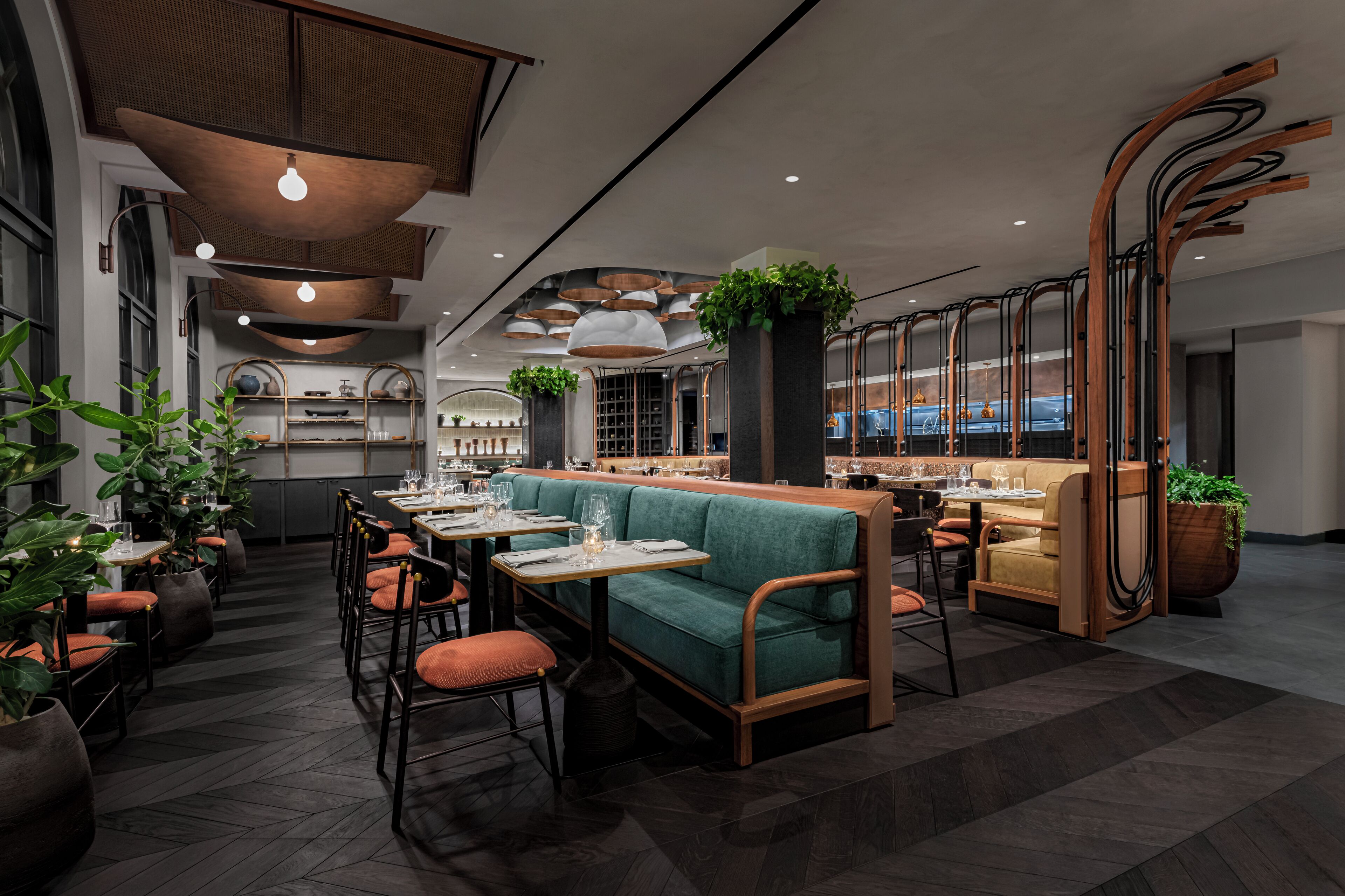 5 restaurants, breakfast served