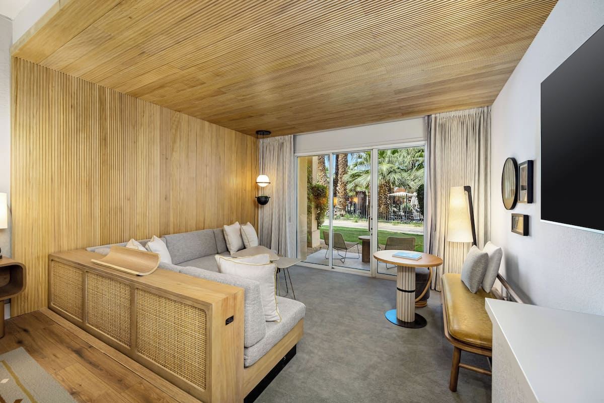 Phòng, 1 giường cỡ king, có thể sử dụng hồ bơi | 1 phòng ngủ, bộ đồ giường kháng dị ứng, két bảo mật tại phòng, bàn