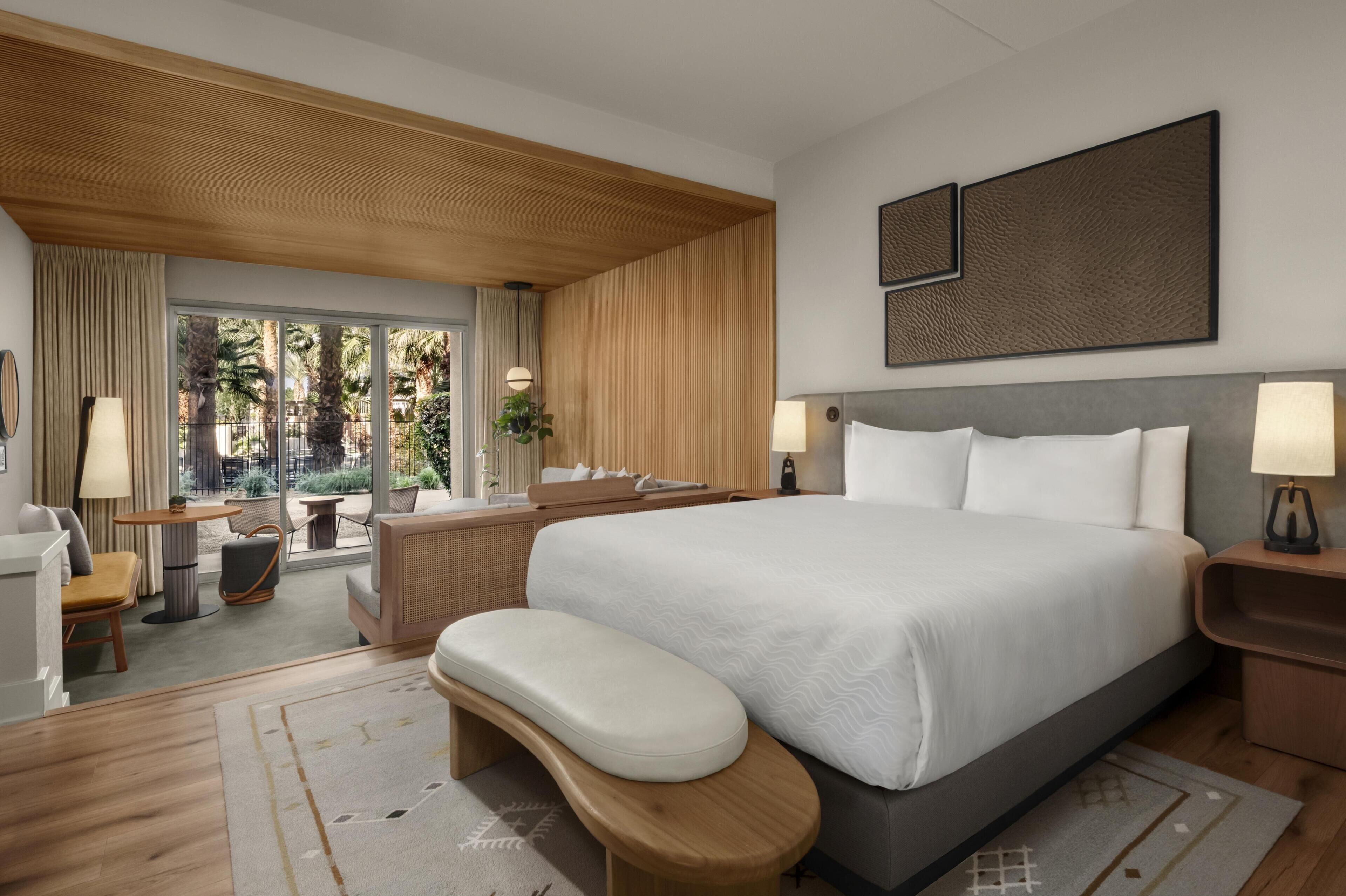 Hypo-allergenic bedding, in-room safe, desk, blackout drapes