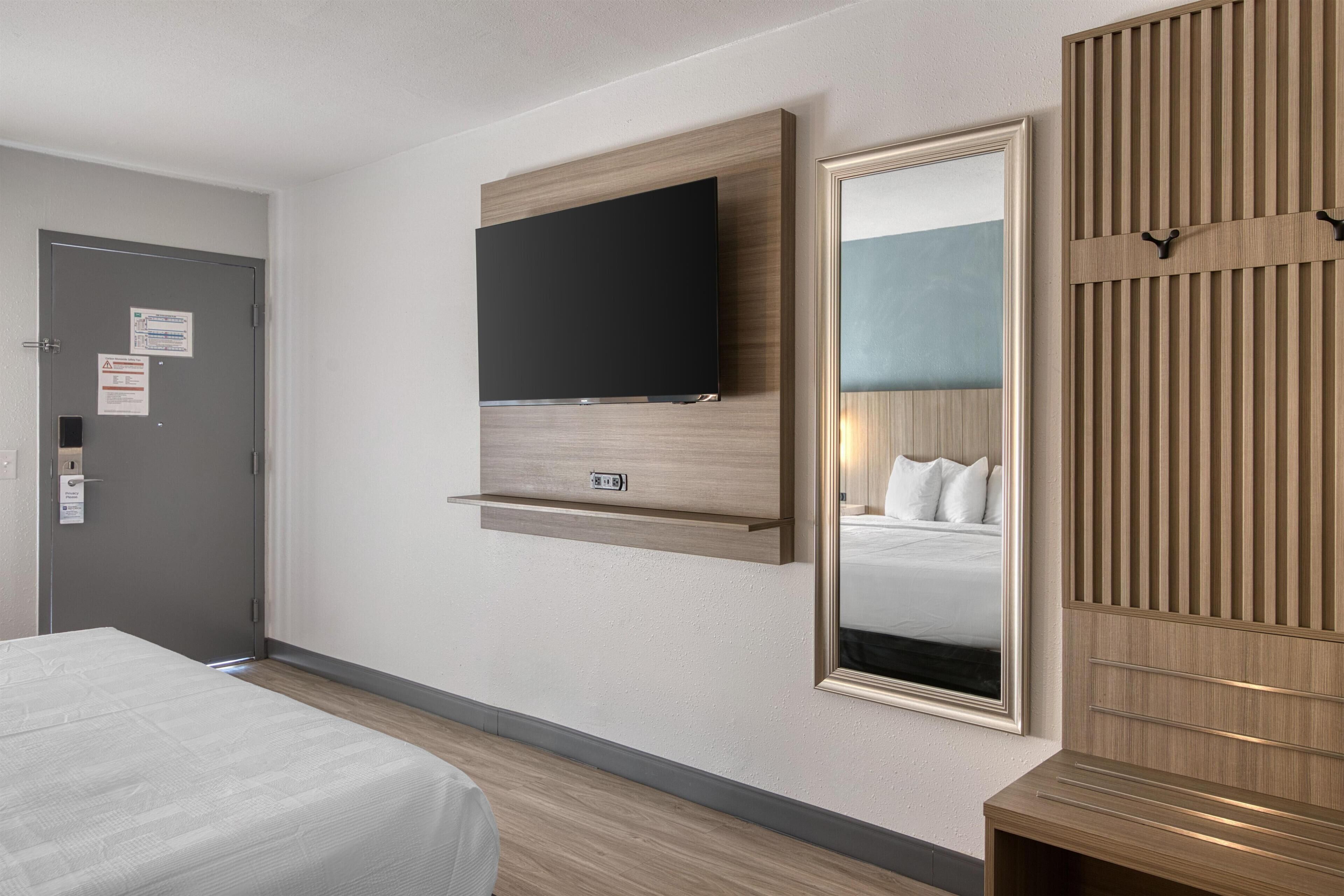 Colchones con pillow-top, escritorio y espacio para trabajar con laptop 