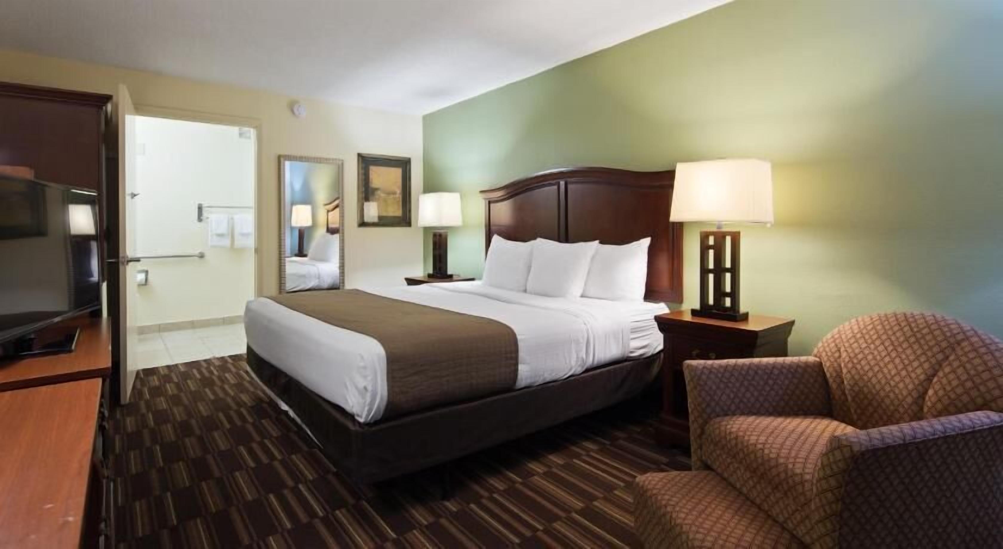 Pillow-top beds, desk, laptop workspace, soundproofing