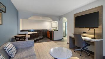 Suite, 1 King Bed, Non Smoking, Courtyard View | Pillowtop beds, desk, laptop workspace, soundproofing