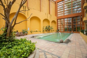 Indoor pool, pool loungers