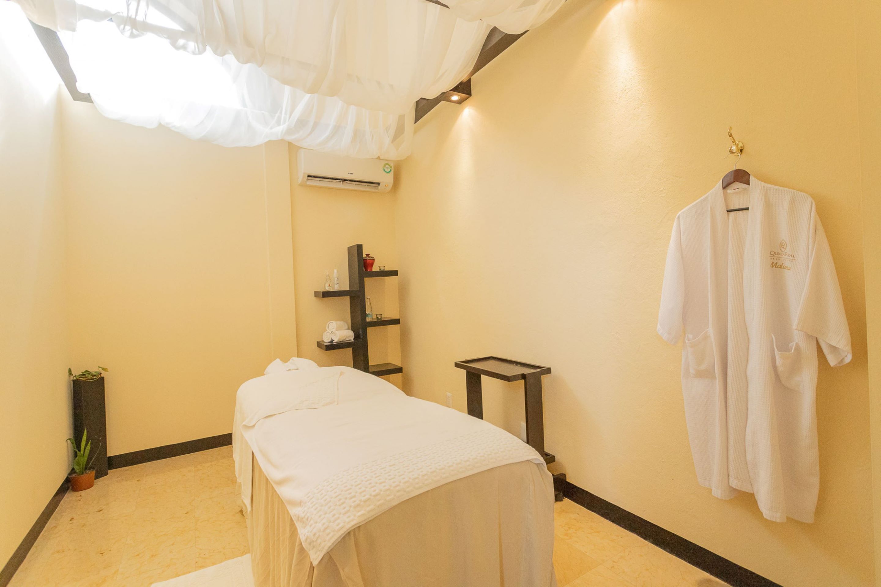 couples treatment room(s)