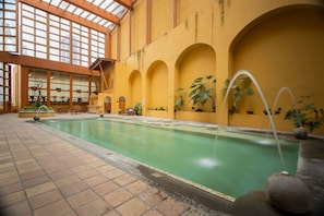 Indoor pool, sun loungers