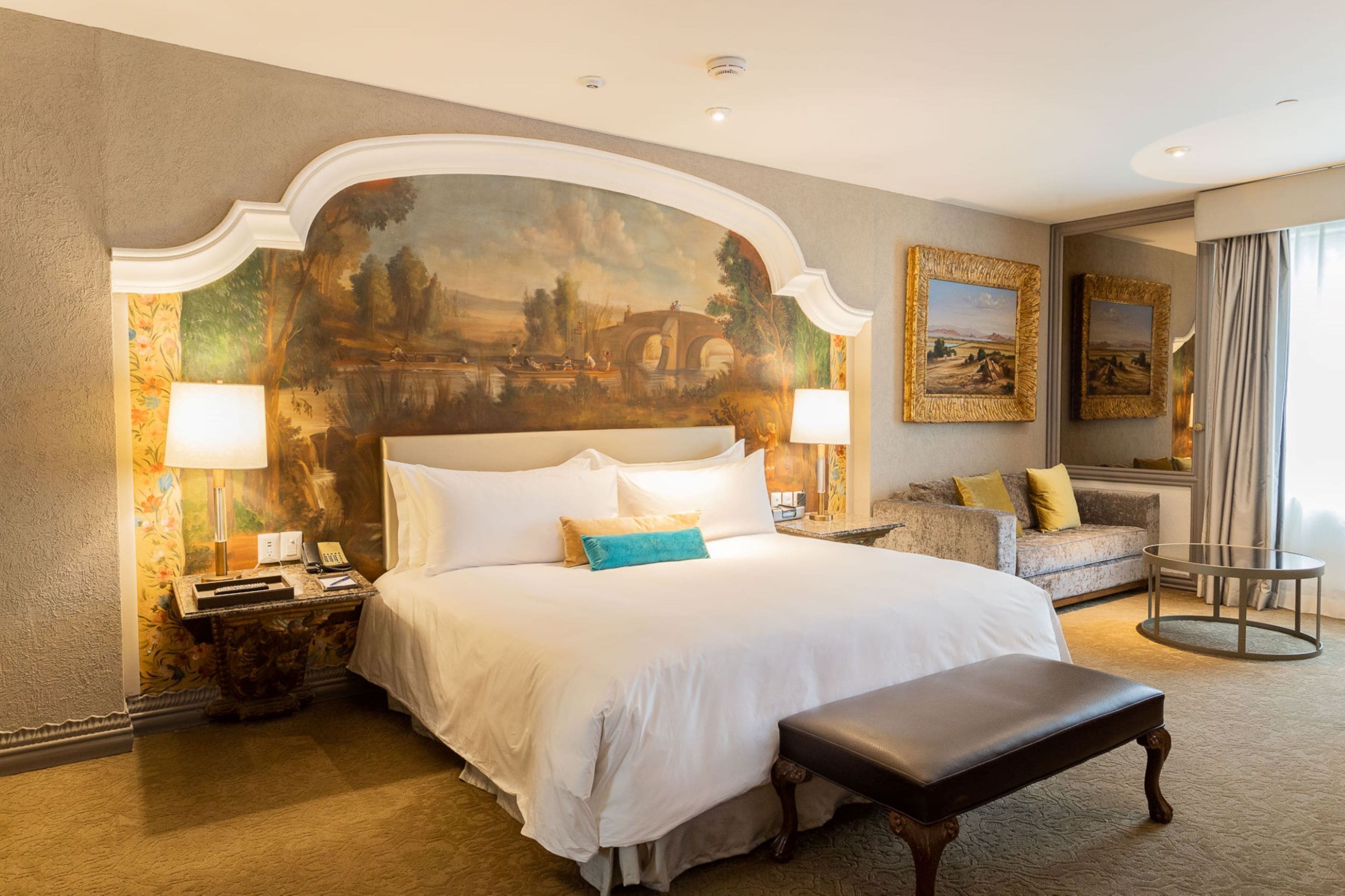 Gran Clase Torre Ejecutiva King | Ropa de cama de alta calidad y minibar 