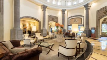 Sala de estar en el lobby