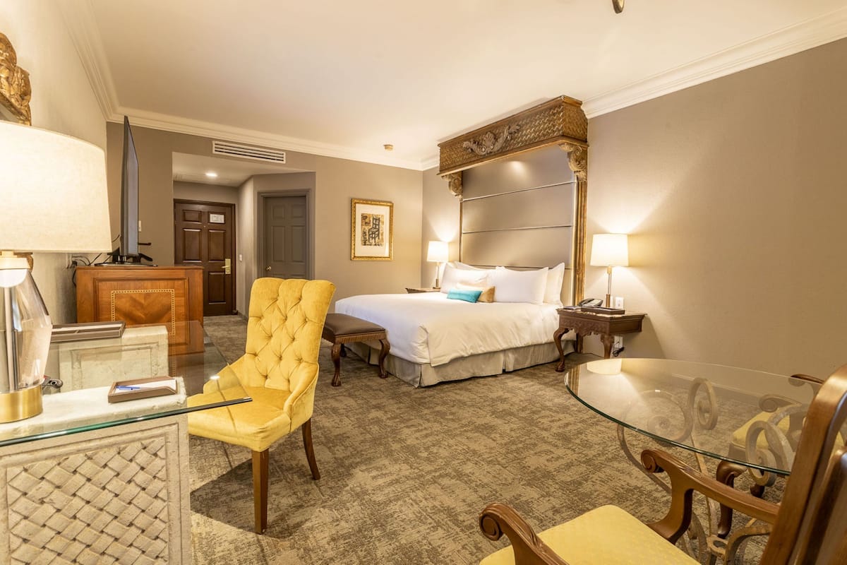 Master Suite King